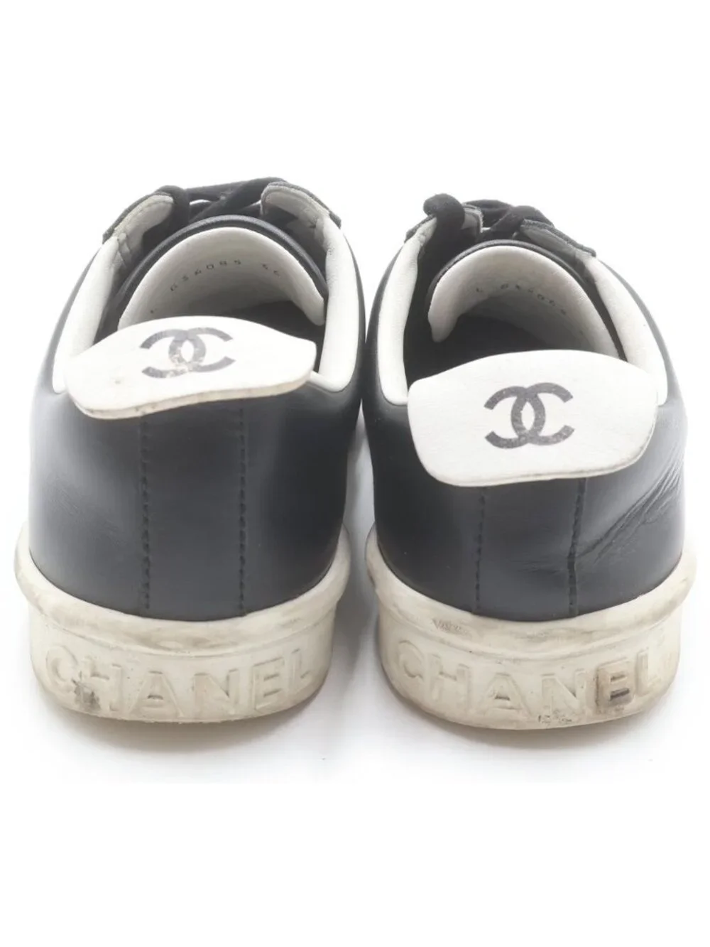 Chanel CC Logo Rubber Tag Low Cut Sneakers Black